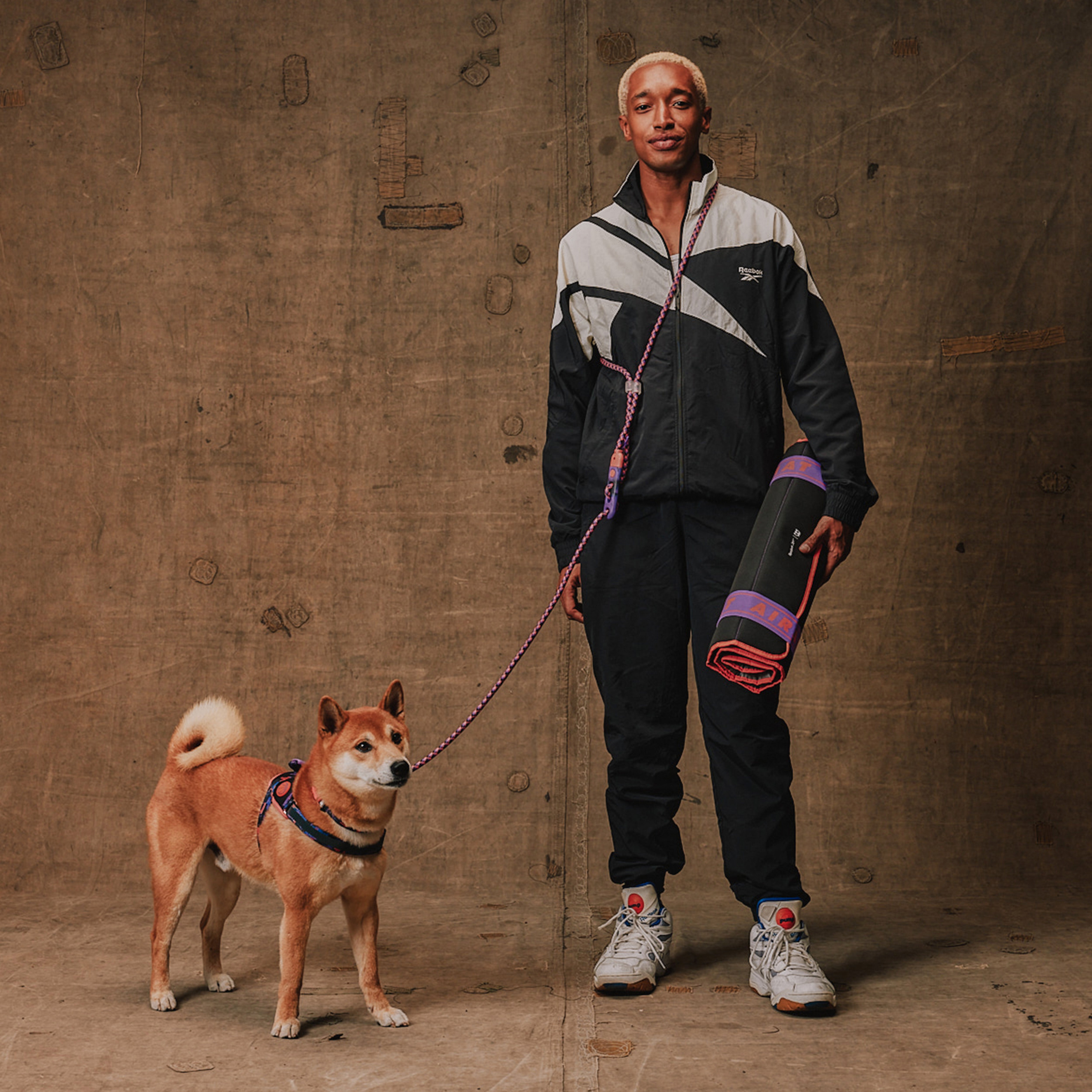 Reebok Court Hands - Free Leash [Limited Edition]